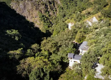 HUSHSTAY X KIPLING TRAIL COTTAGE