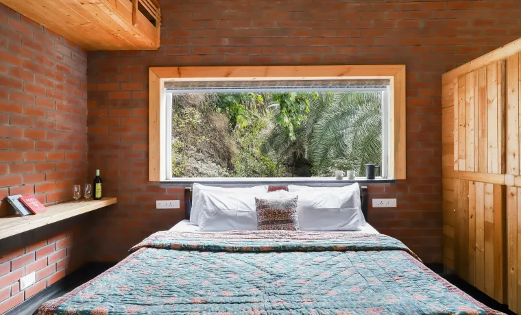 01 BEDROOM SUITE