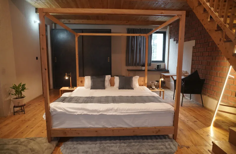 HUSHSTAY X HIMALAYAN HIDDEN HOUSE — photo 3 of 5