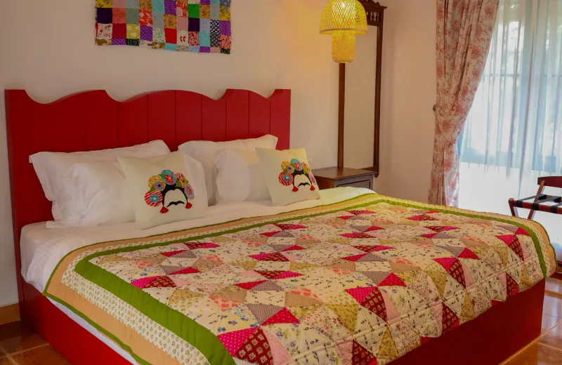 HUSHSTAY X BAREFOOT HOUSE — photo 8 of 25