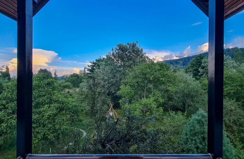 HUSHSTAY X THE CHEESE COTTAGE — photo 1 of 7