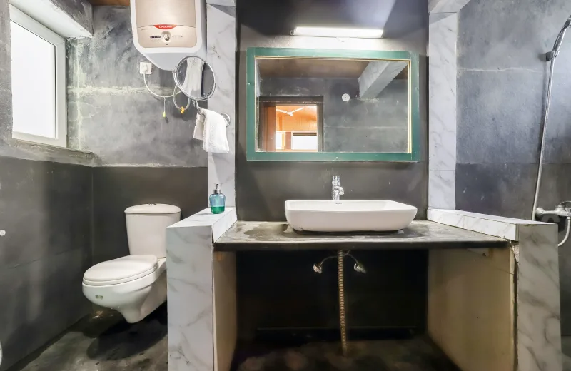 HUSHSTAY X KIPLING TRAIL COTTAGE — photo 17 of 21