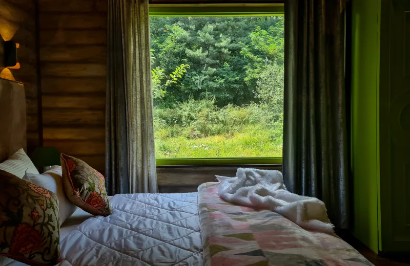 HUSHSTAY X THE CHEESE COTTAGE — photo 4 of 7