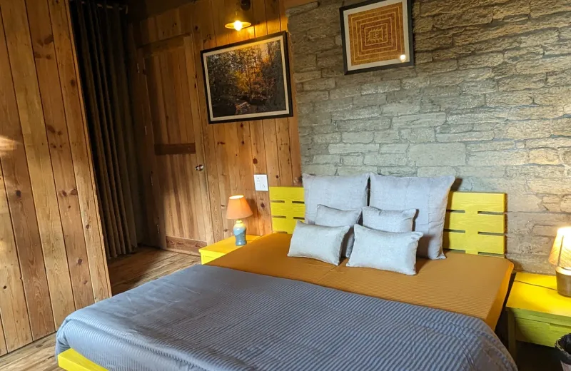 HUSHSTAY X WOODHOUSE — photo 8 of 10