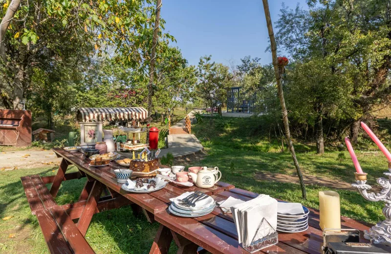 HUSHSTAY X OLIVE CHALET — photo 4 of 29