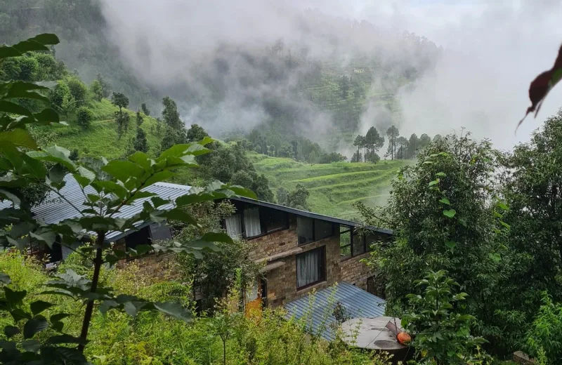 HUSHSTAY X HOUSE ON THE SLOPE — photo 52 of 54