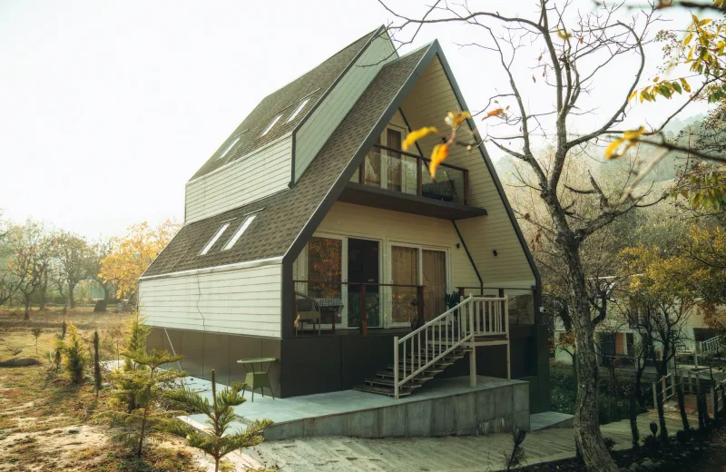 HUSHSTAY X OLIVE CHALET — photo 24 of 29