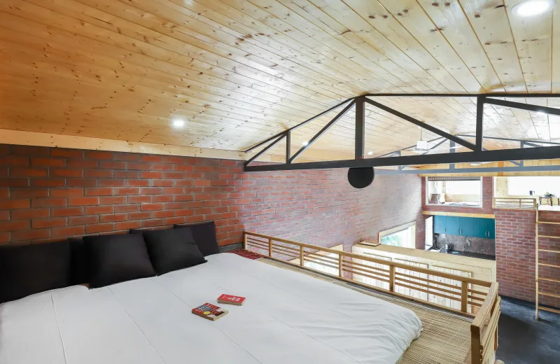 HUSHSTAY X KIPLING TRAIL COTTAGE — photo 15 of 21