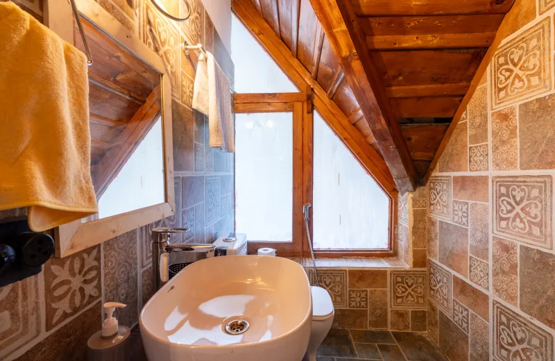 HUSHSTAY X GLENBROOK CASTLE — photo 8 of 12