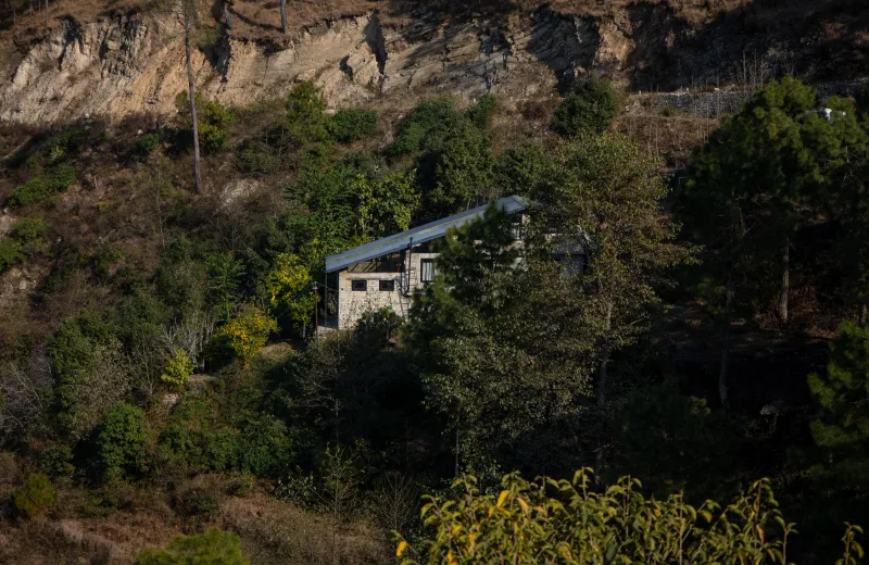 HUSHSTAY X HOUSE ON THE SLOPE — photo 10 of 54