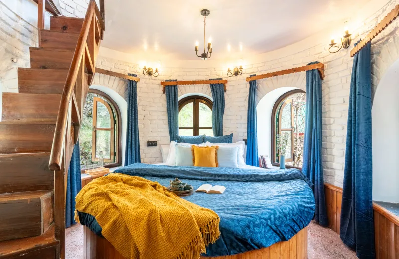 HUSHSTAY X GLENBROOK CASTLE — photo 2 of 12
