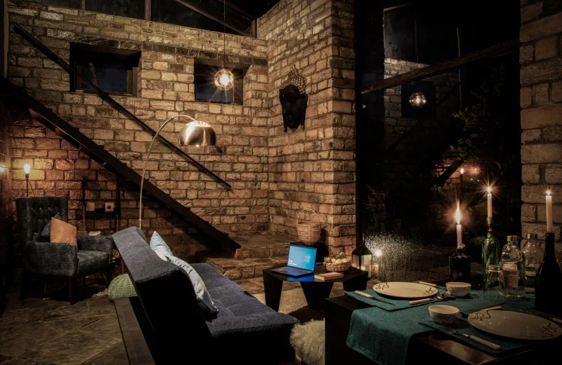 HUSHSTAY X HOUSE ON THE SLOPE — photo 36 of 54