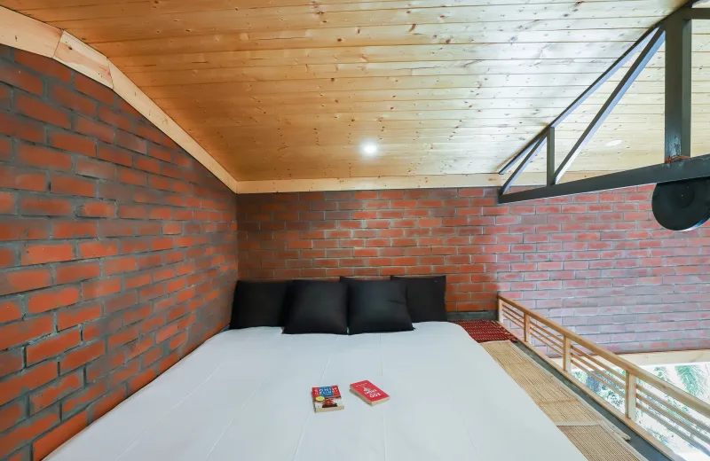 HUSHSTAY X KIPLING TRAIL COTTAGE — photo 16 of 21