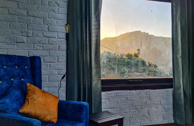HUSHSTAY X HOUSE ON THE SLOPE — photo 32 of 54
