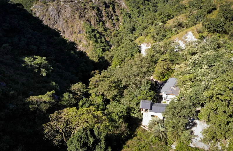 HUSHSTAY X KIPLING TRAIL COTTAGE — photo 13 of 53