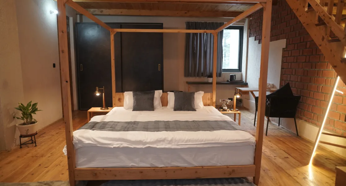 HUSHSTAY X HIMALAYAN HIDDEN HOUSE — photo 3 of 5