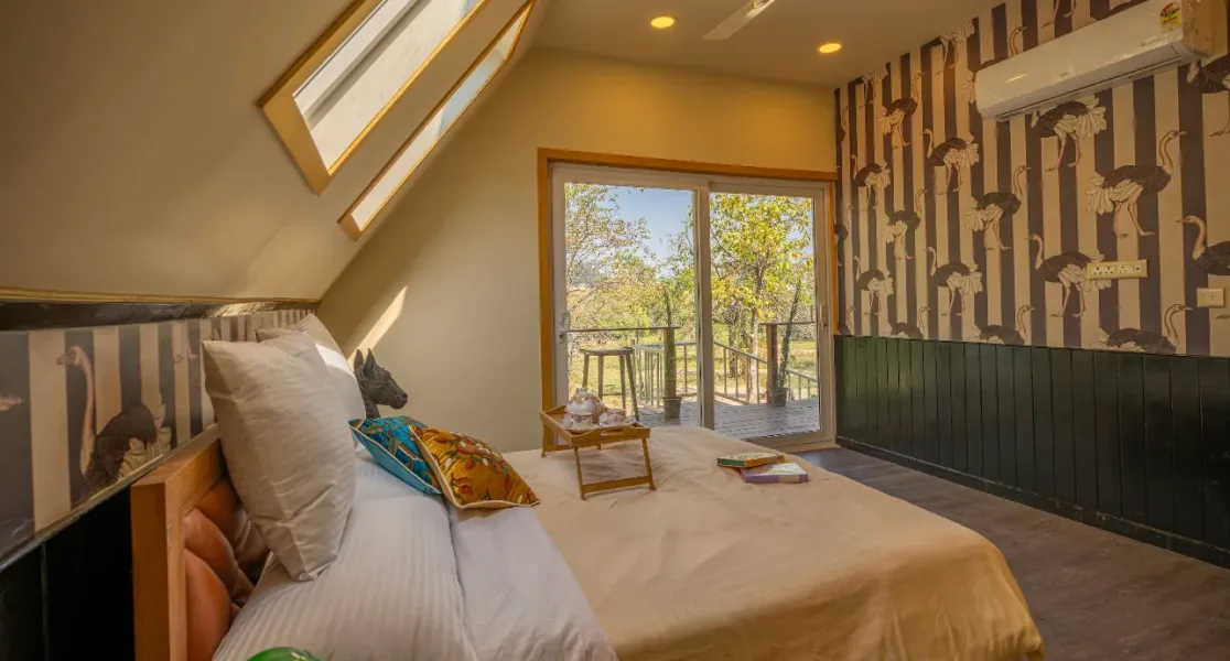 HUSHSTAY X OLIVE CHALET — photo 2 of 7