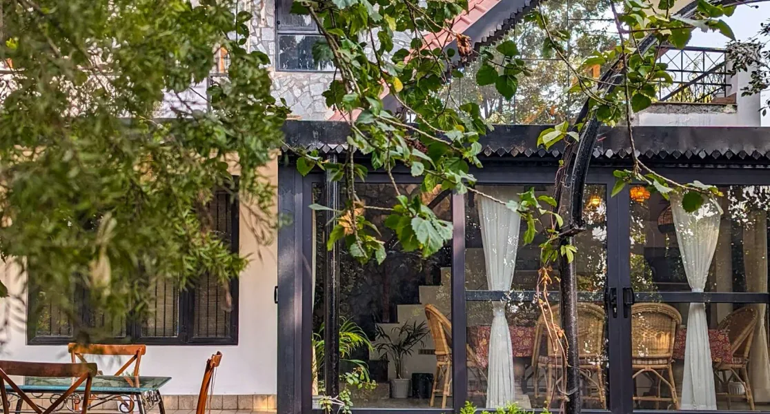 HUSHSTAY X BAREFOOT HOUSE — photo 2 of 49
