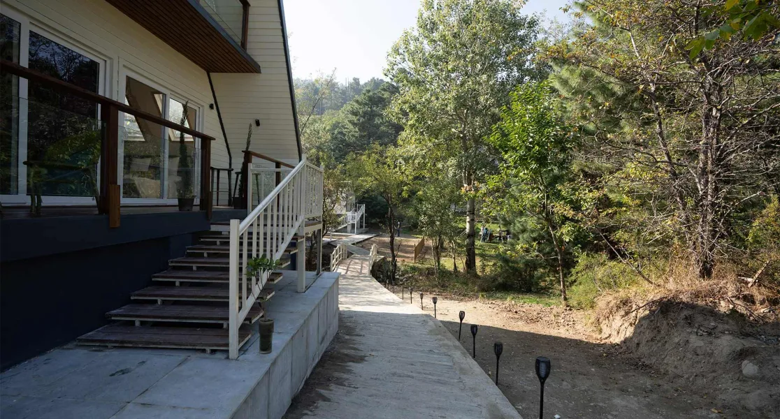 HUSHSTAY X OLIVE CHALET — photo 18 of 29