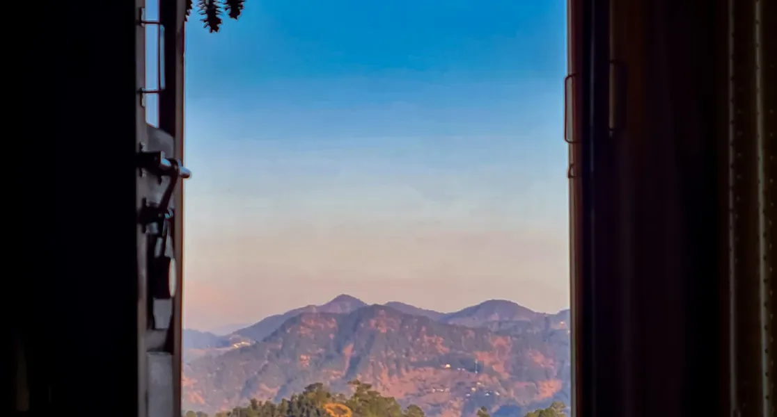 HUSHSTAY X RAAHAT — photo 2 of 7