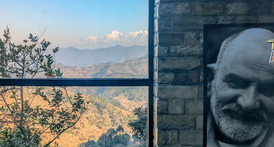 HUSHSTAY X HOUSE ON THE SLOPE — photo 6 of 54