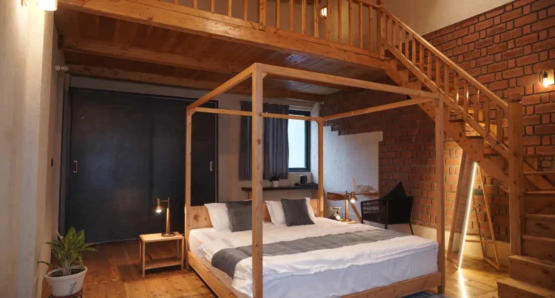 HUSHSTAY X HIMALAYAN HIDDEN HOUSE — photo 2 of 5