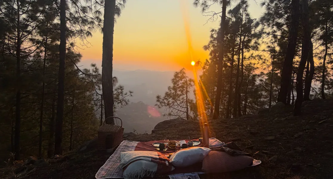 HUSHSTAY X HOUSE ON THE SLOPE — photo 9 of 54