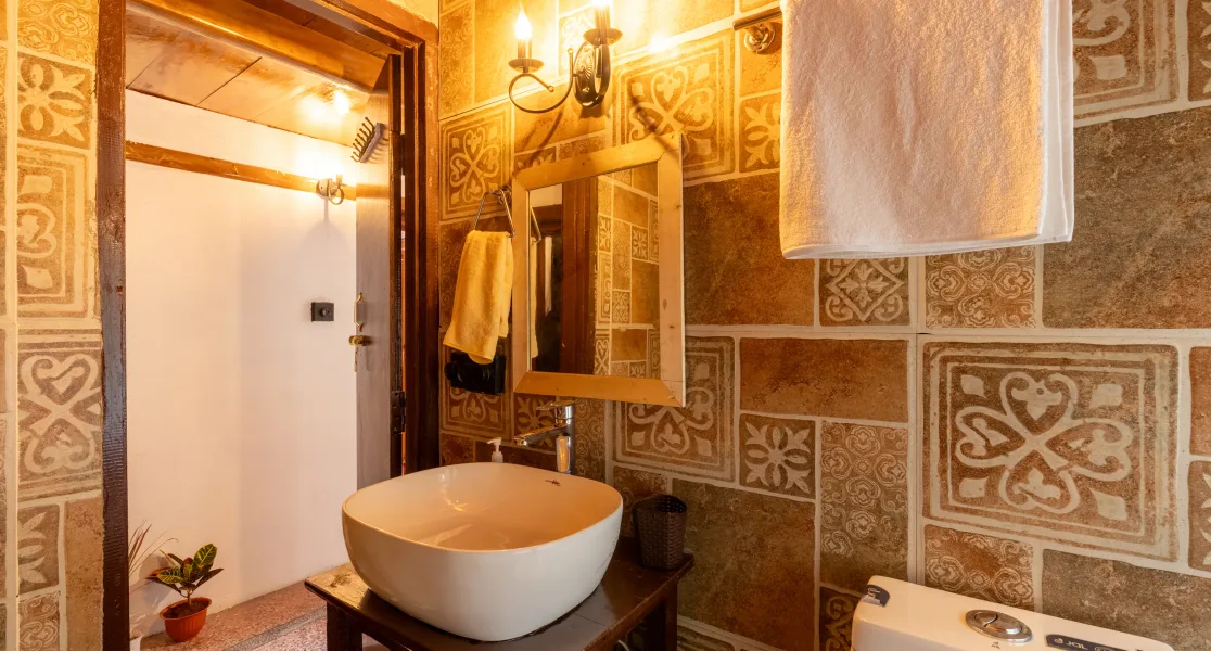 HUSHSTAY X GLENBROOK CASTLE — photo 3 of 12