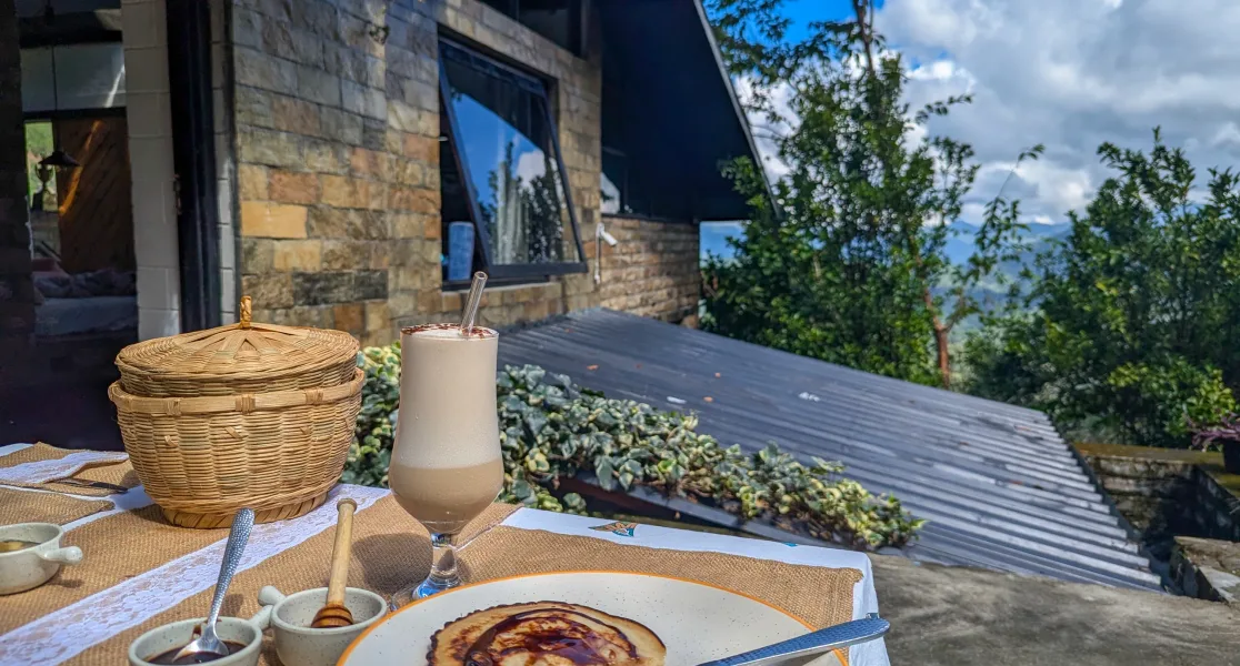 HUSHSTAY X HOUSE ON THE SLOPE — photo 26 of 54