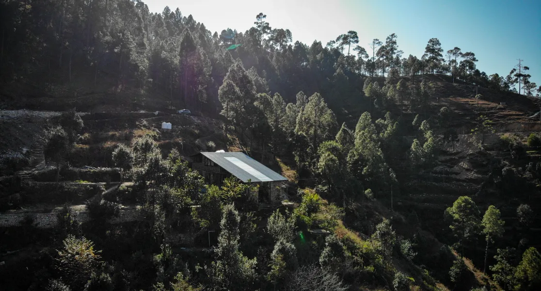 HUSHSTAY X HOUSE ON THE SLOPE — photo 15 of 54