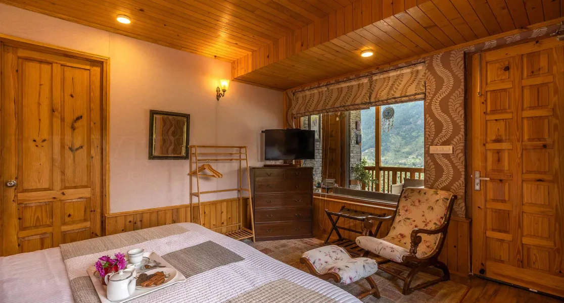 HUSHSTAY X WISTERIA HOUSE — photo 15 of 16