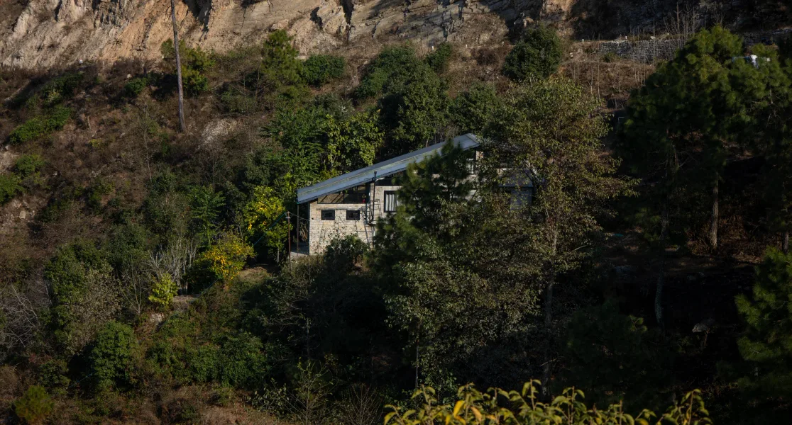 HUSHSTAY X HOUSE ON THE SLOPE — photo 10 of 54