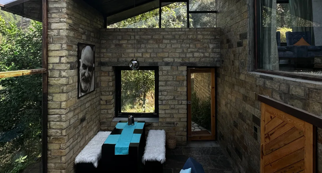 HUSHSTAY X HOUSE ON THE SLOPE — photo 25 of 54