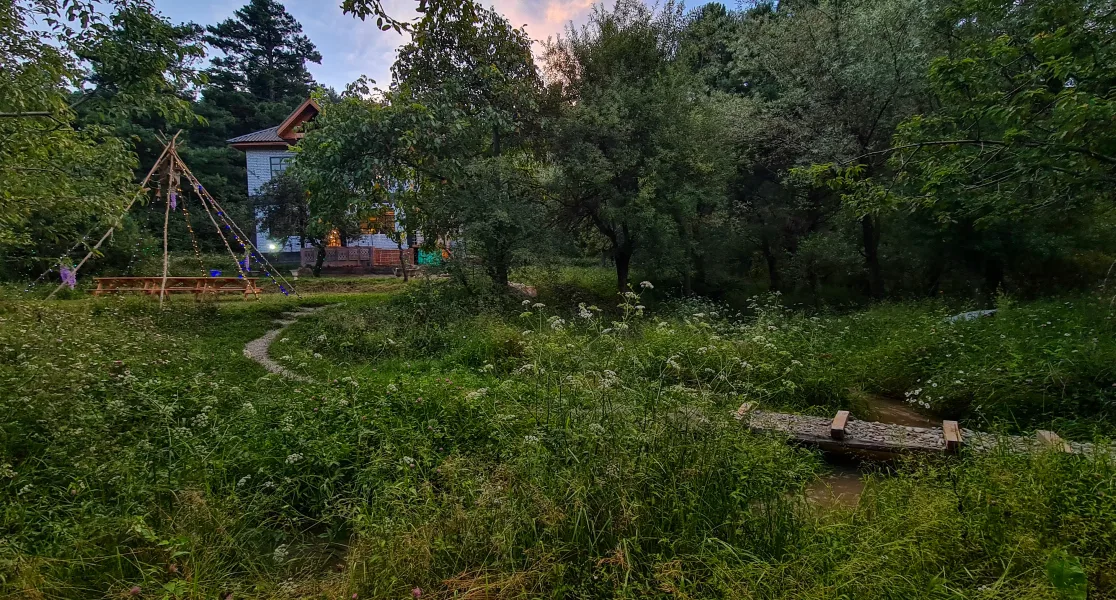 HUSHSTAY X THE CHEESE COTTAGE — photo 7 of 41