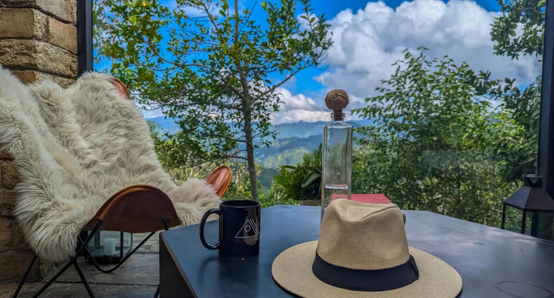 HUSHSTAY X HOUSE ON THE SLOPE — photo 29 of 54