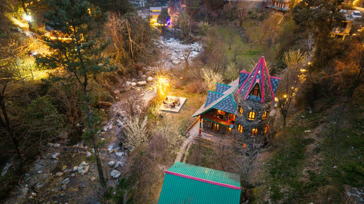 HUSHSTAY X GLENBROOK CASTLE — photo 1 of 42